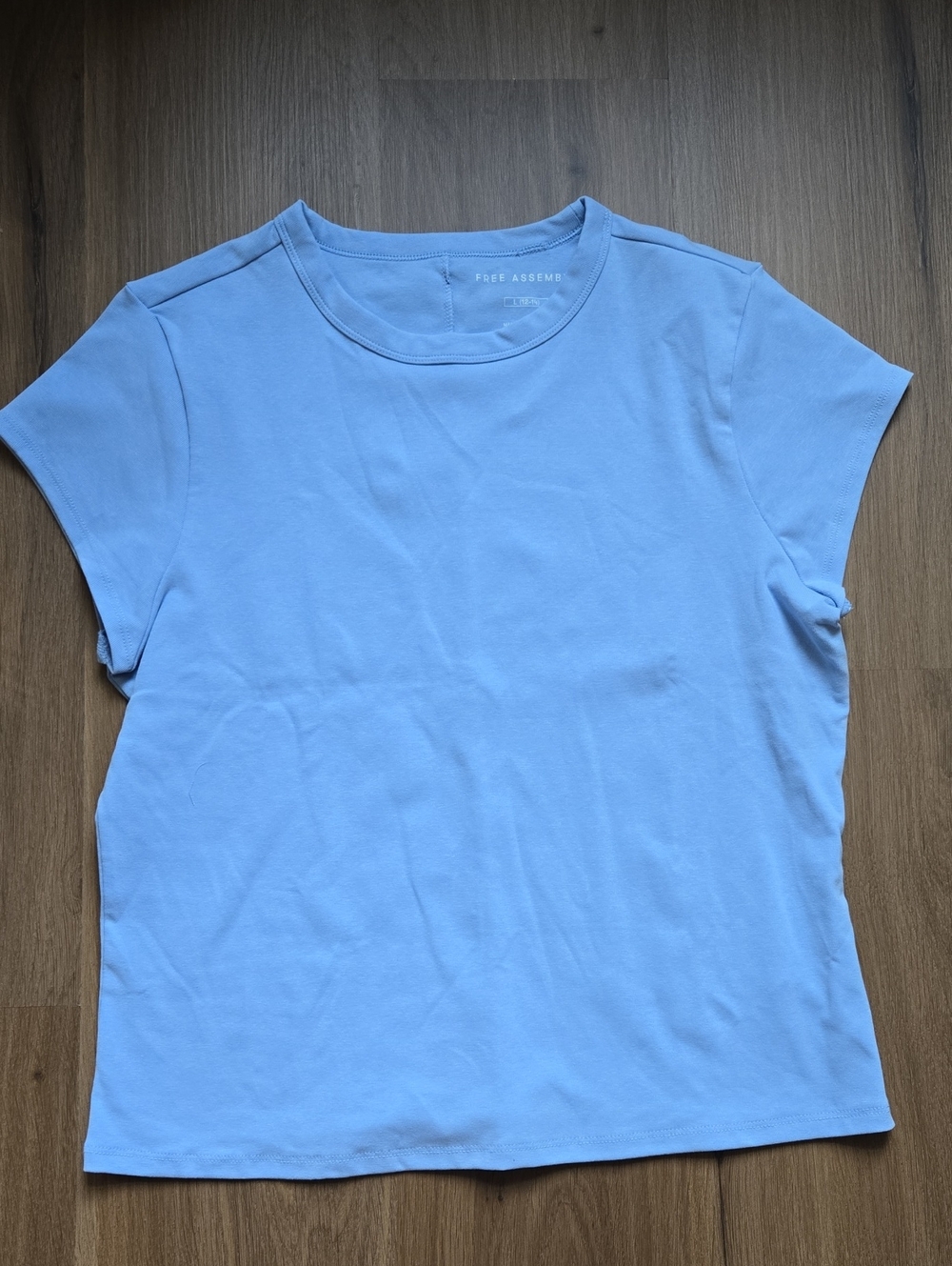 Free Assembly 3-Pack Womens Tee Bundle - Picture 8 of 9